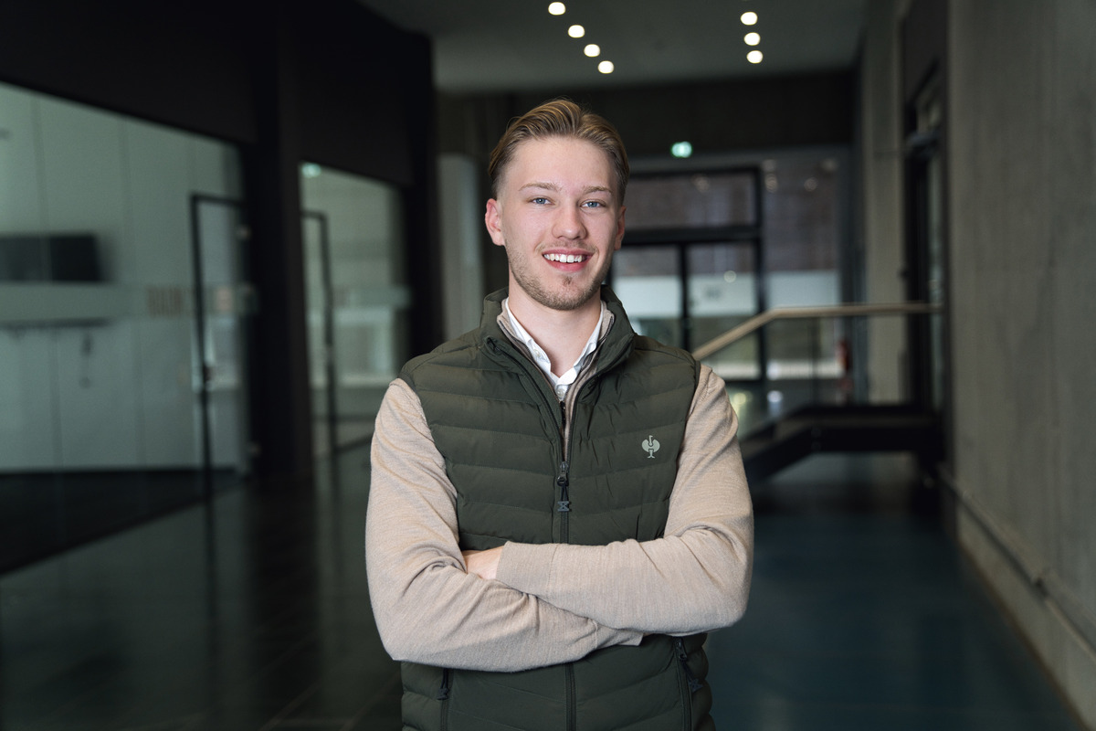 Portraitfoto Jonas Grünberg, Geschäftsführer Grünberg Solutions